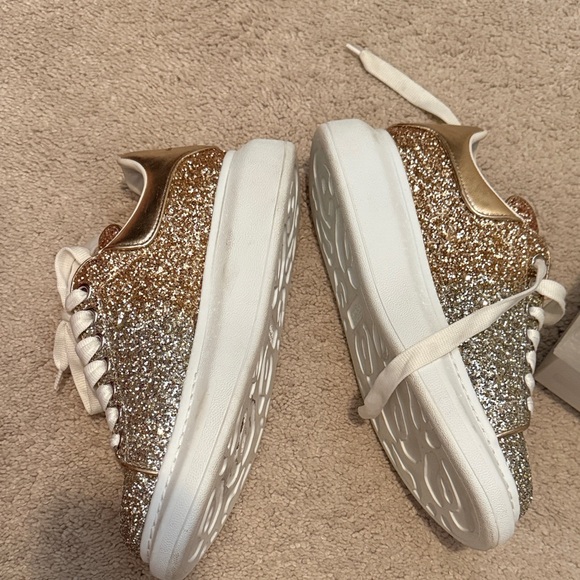 Alexander McQueen Glitter Sneakers - Picture 3 of 7